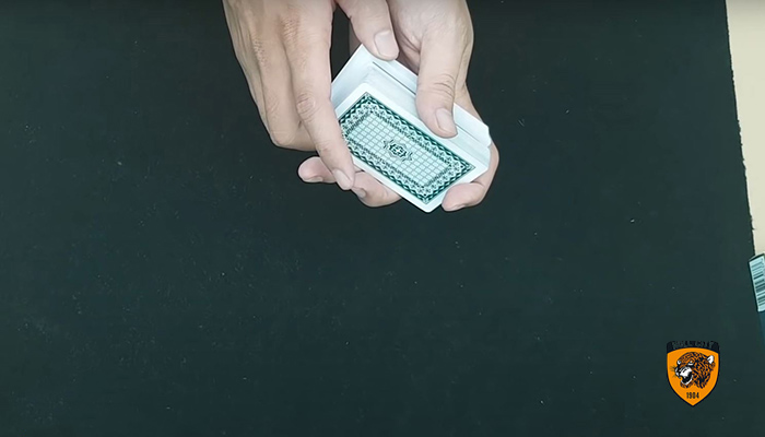 cách đánh liêng bịp